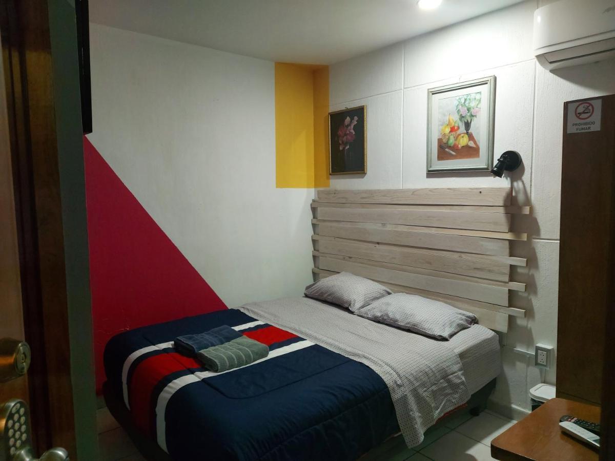 Casa D Miros Familias , Grupos Y Empresas Max 20 P Hotel Guadalajara Ngoại thất bức ảnh